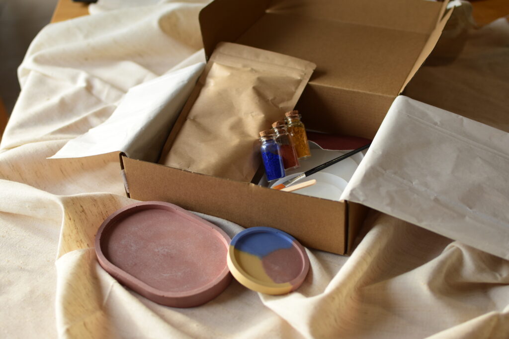 Box créative Moulage de dessous de verres et vide poche en ciment avec tout le matériel inclus
